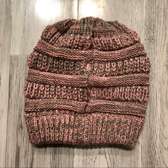 ✅NWT Chunky Messy Bun/ponytail Knit Hat Beanie - Picture 4 of 7